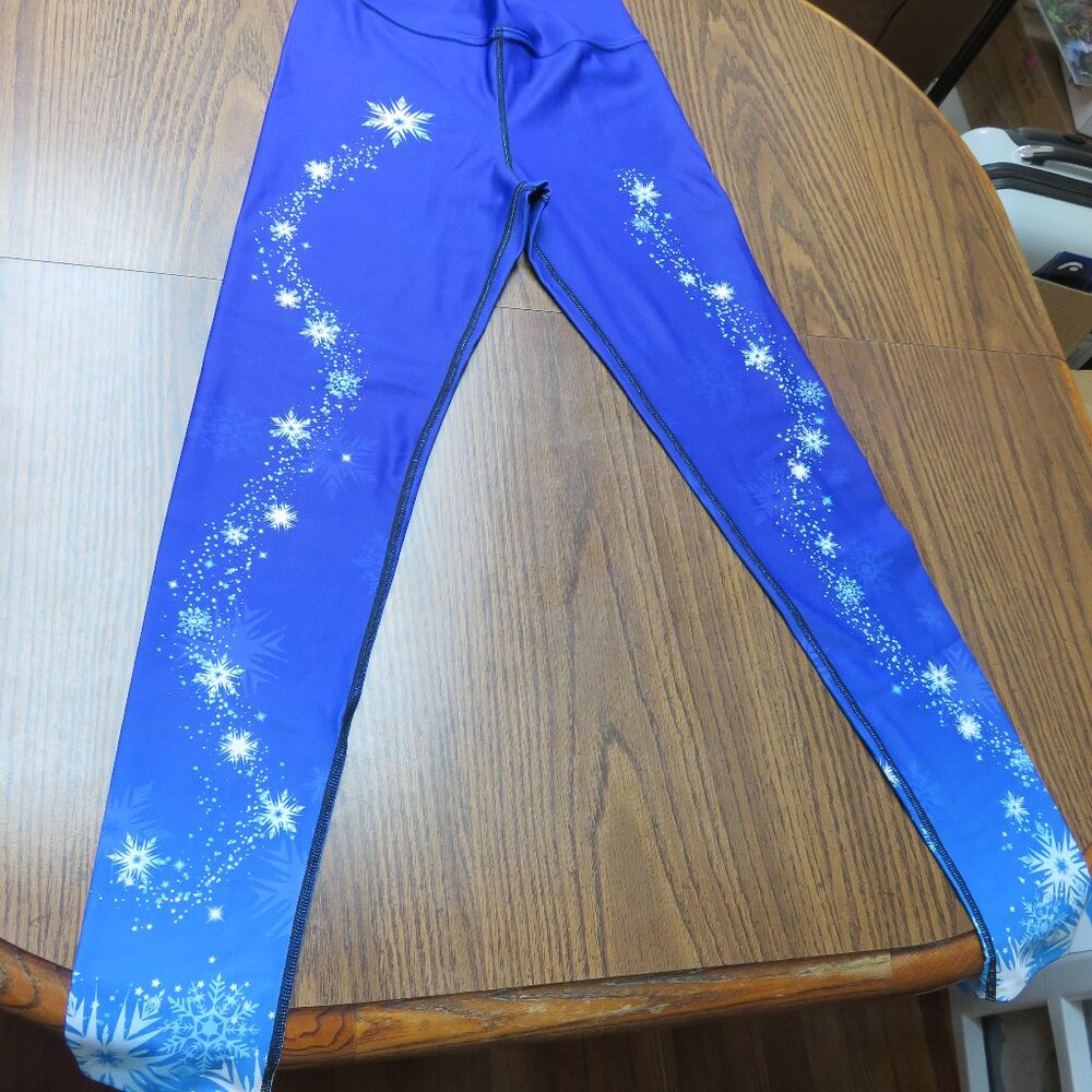 Main Street Bella An Act of True Love (Elsa) Leggings in Size M